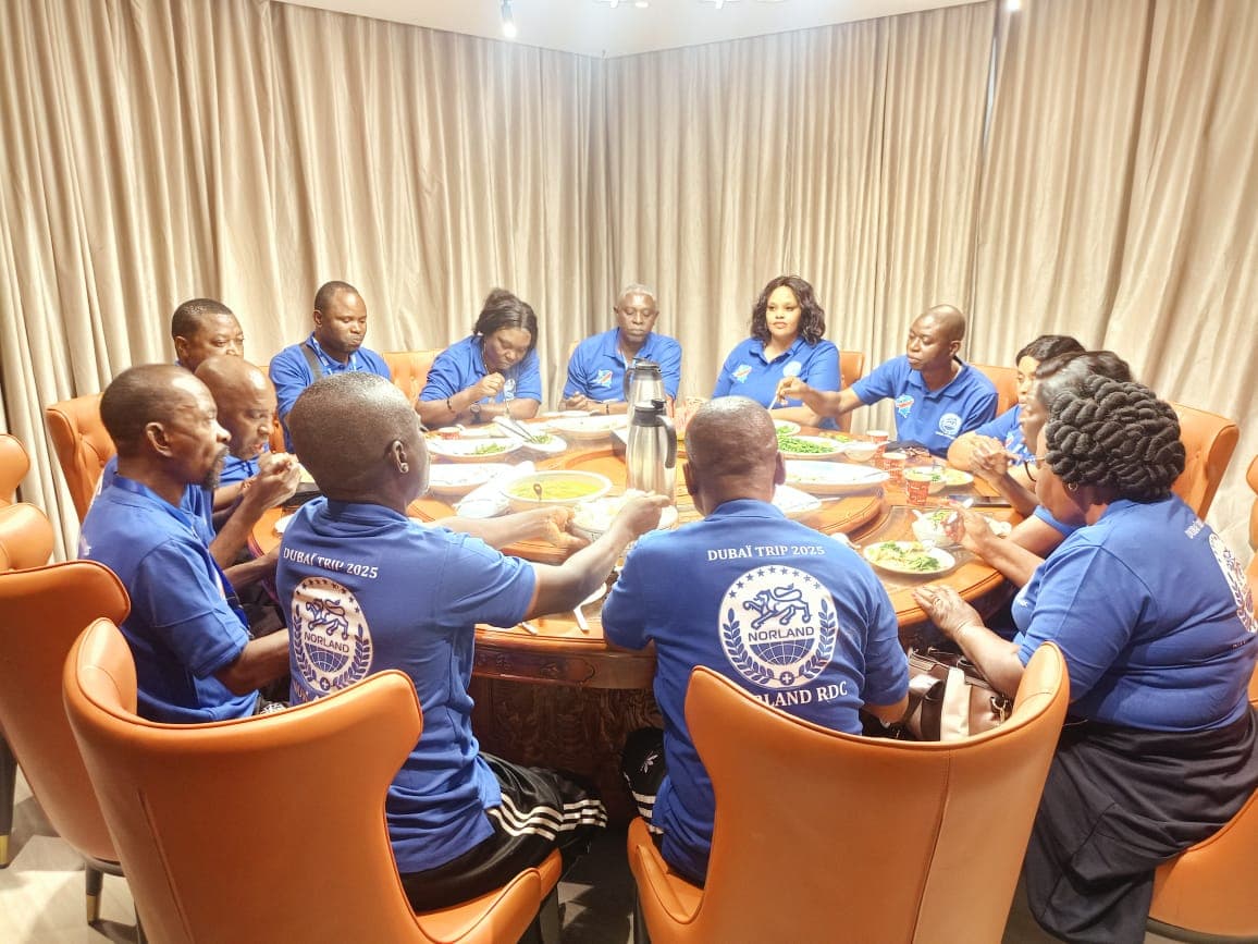 Rencontre Norland autour d'une table de travail